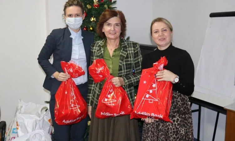 Addiko Djed mraz obradovao mostarske mališane
