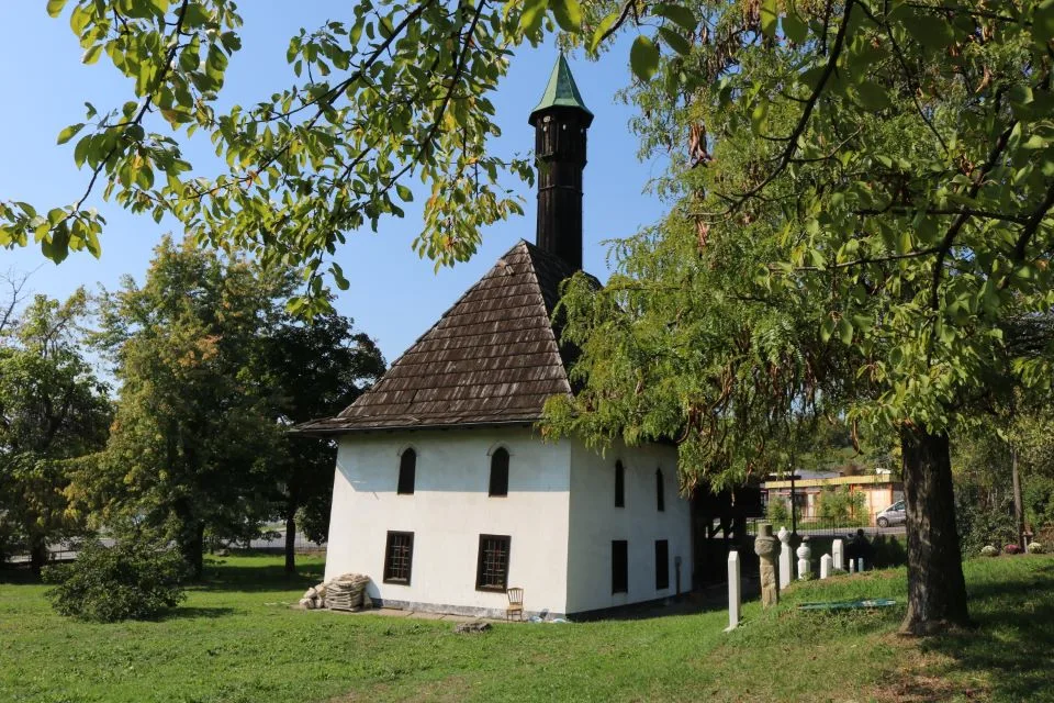 Džindijska (Husein-Čauš) džamija u Tuzli