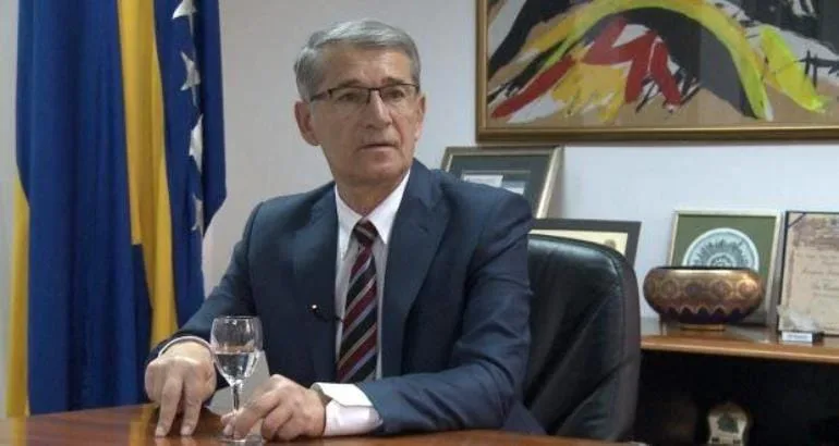 Božićna čestika gradonačelnika Tuzle Jasmina Imamovića