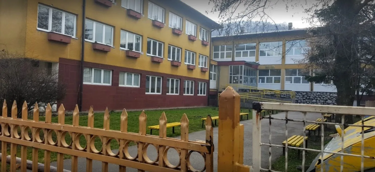 Tuzla: Srednja Medicinska škola evakuisana zbog dojave o bombi
