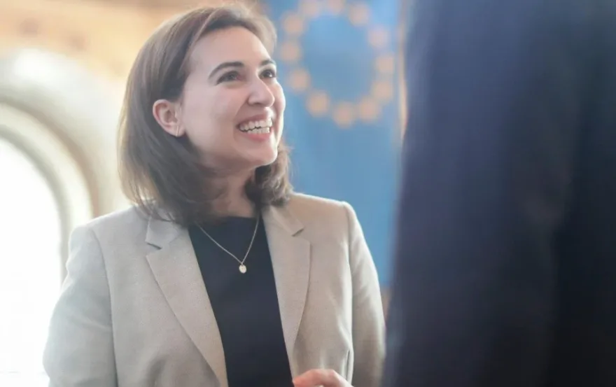 (VIDEO) Alma Zadić – Tuzlanka koja je lice i naličje austrijskog sna