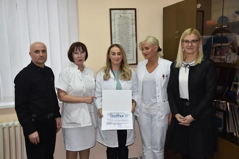 UKC Tuzla: Dva ljekara stekla titule doktora specijalista