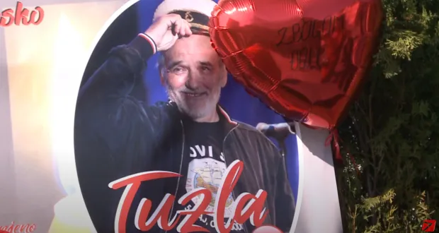 Pogledajte kako se Tuzla oprostila od Balaševića