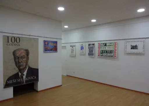 Replike prahistorijske grnčarije na izložbi u Muzeju istočne Bosne u Tuzli