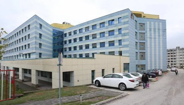 U UKC – u Tuzla potvrđeno 40 zarađenih zaposlenika