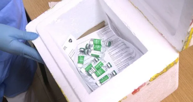 Počela vakcinacija medicinskih radnika u Domu zdravlja Tuzla (VIDEO)