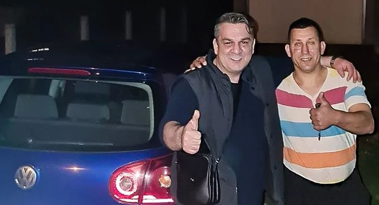 Vlasnik mesnice u Tuzli zaposleniku poklonio auto: “Za 25 godina truda i zalaganja”