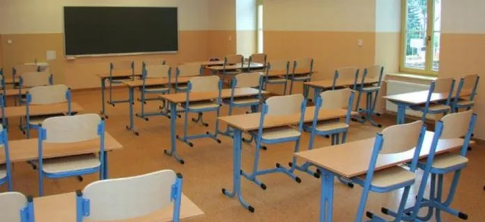 Učenici u Tuzlanskom kantonu ponovo u školskim klupama (VIDEO)