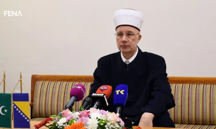 Muftija tuzlanski Vahid-ef. Fazlović uputio bajramsku čestitku (VIDEO)