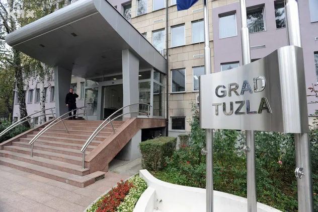 RVI, demobilisani borci i Zlatni ljiljani Tuzle renovirali kuću saborcu