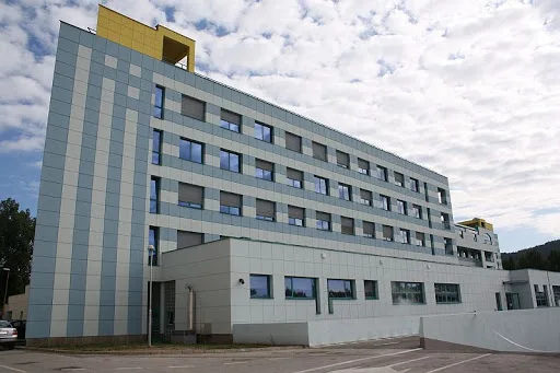 Odjel za brak i porodicu Muftijstva tuzlanskog uručio CTG aparat UKC-u Tuzla