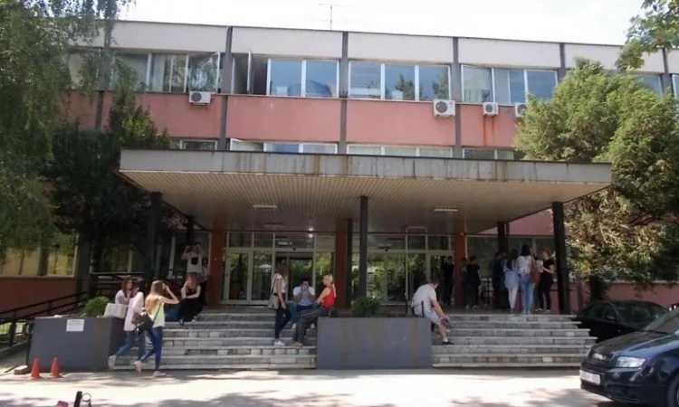 Univerzitet u Tuzli / Upis za brucoše u prvoj polovini juna