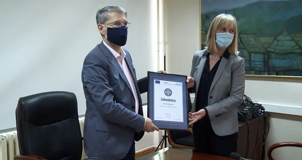 Vive žene: Zahvalnica za lični doprinos gradonačelniku Tuzle