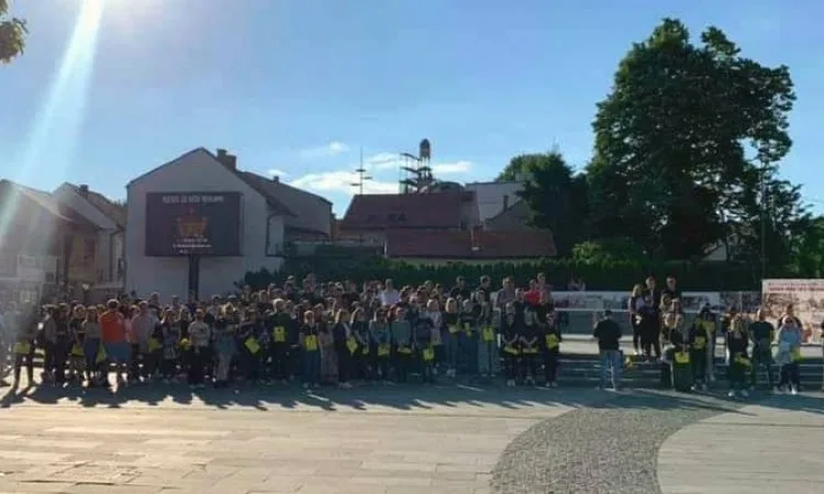 Desetominutna šutnja za život mladosti u Tuzli