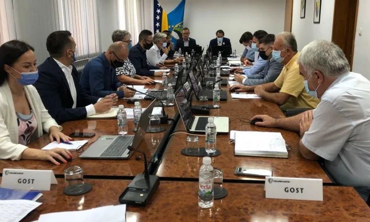 Vlada TK: Prijemi nastavnika i stručnih saradnika na Univerzitetu u Tuzli