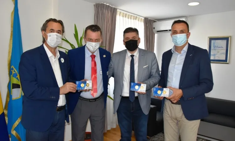 Premijer Hodžić upriličio prijem za košarkaškog sudiju Zurapovića