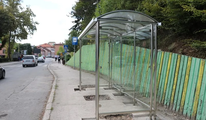 Banovići: Postavljena nova autobusna stajališta