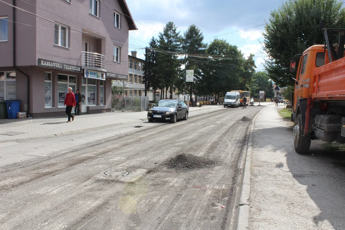 Počeli radovi na rekonstrukciji glavne gradske ulice u Živinicama