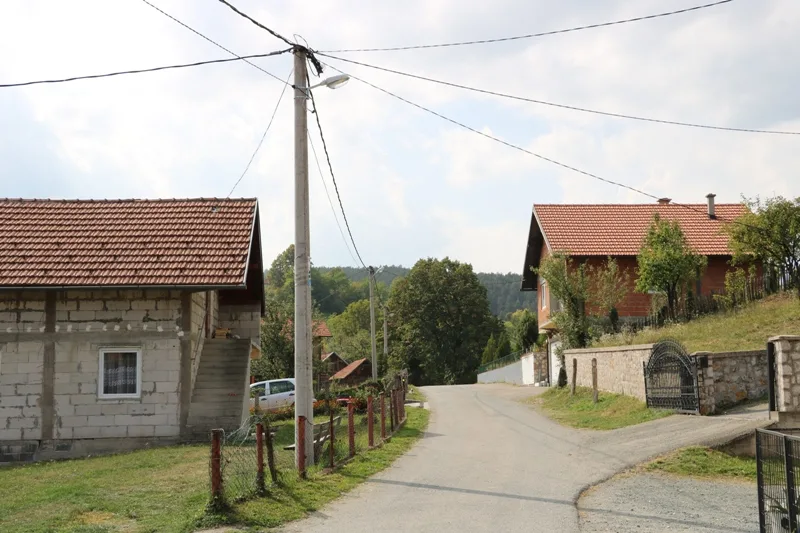 Završeno postavljanje rasvjete u dvije mjesne zajednice u Banovićima