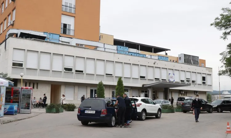 Na UKC-u Tuzla hospitaliziran 31 pacijent zbog Covida, većina nevakcinisana