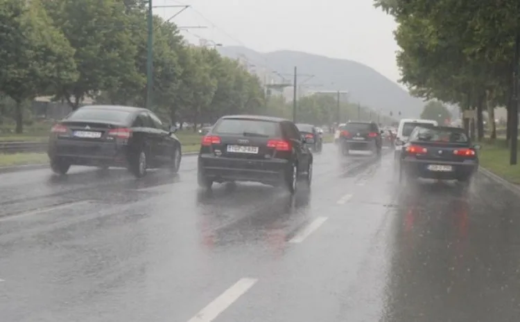 BIHAMK – Jutros u BiH mokar kolovoz, savjetuje se maksimalno oprezna vožnja