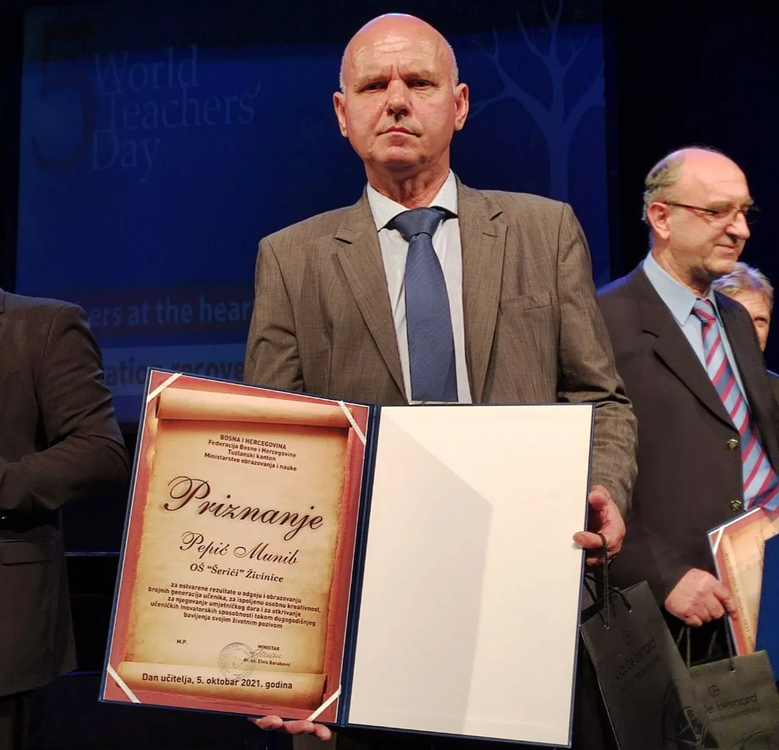 Profesor biologije Munib Pepić dobio priznanje za životno djelo