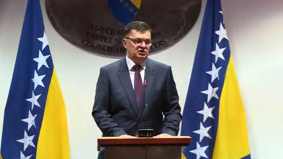 Tegeltija donio Odluku o smjeni ministra odbrane BiH Sifeta Podžića