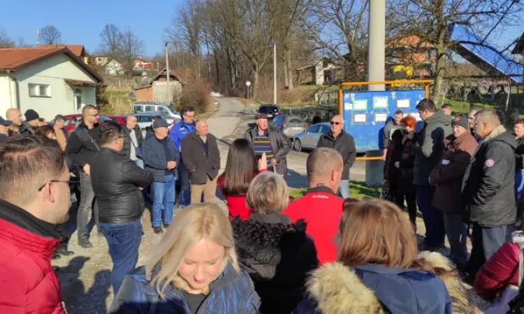 Zbog višednevnih nestanaka struje, protest građana nekoliko naselja oko Tuzle