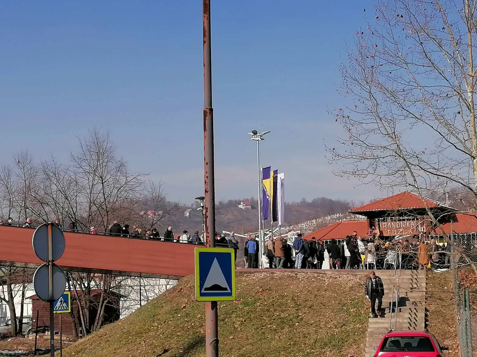 Velike gužve u Tuzli: Počela prodaja sezonskih karata za Panoniku