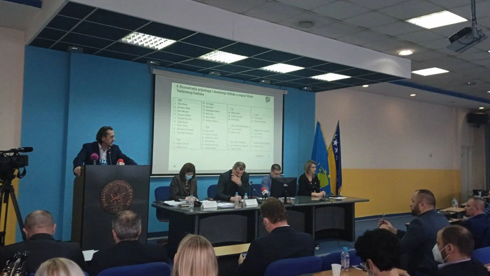 Pala kantonalna vlada u Tuzli, premijer Kadrija Hodžić podnio ostavku
