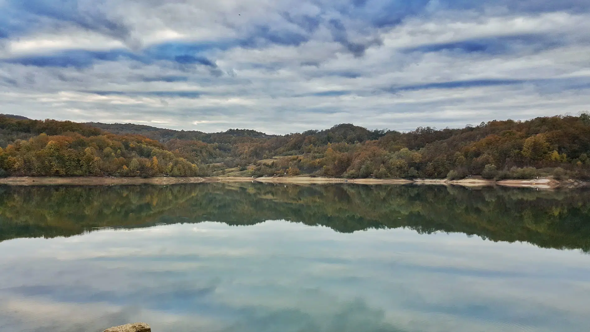 Jezero Sniježnica u Teočaku: Odlično mjesto za ribolov, izlet ili kupanje