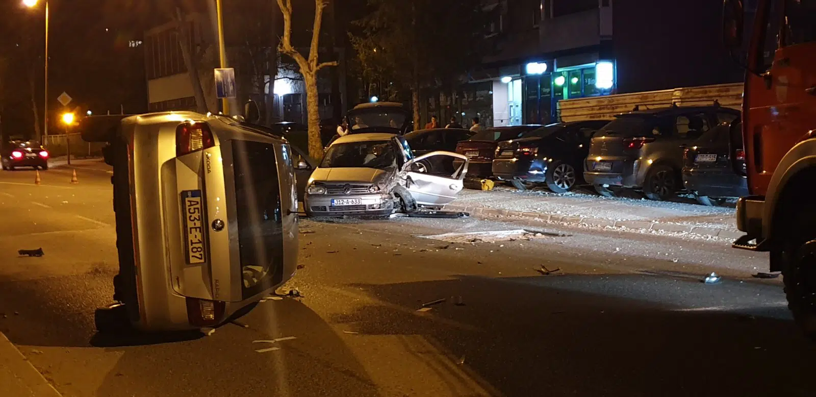Teška saobraćajna nesreća u Tuzli, troje povrijeđenih FOTO
