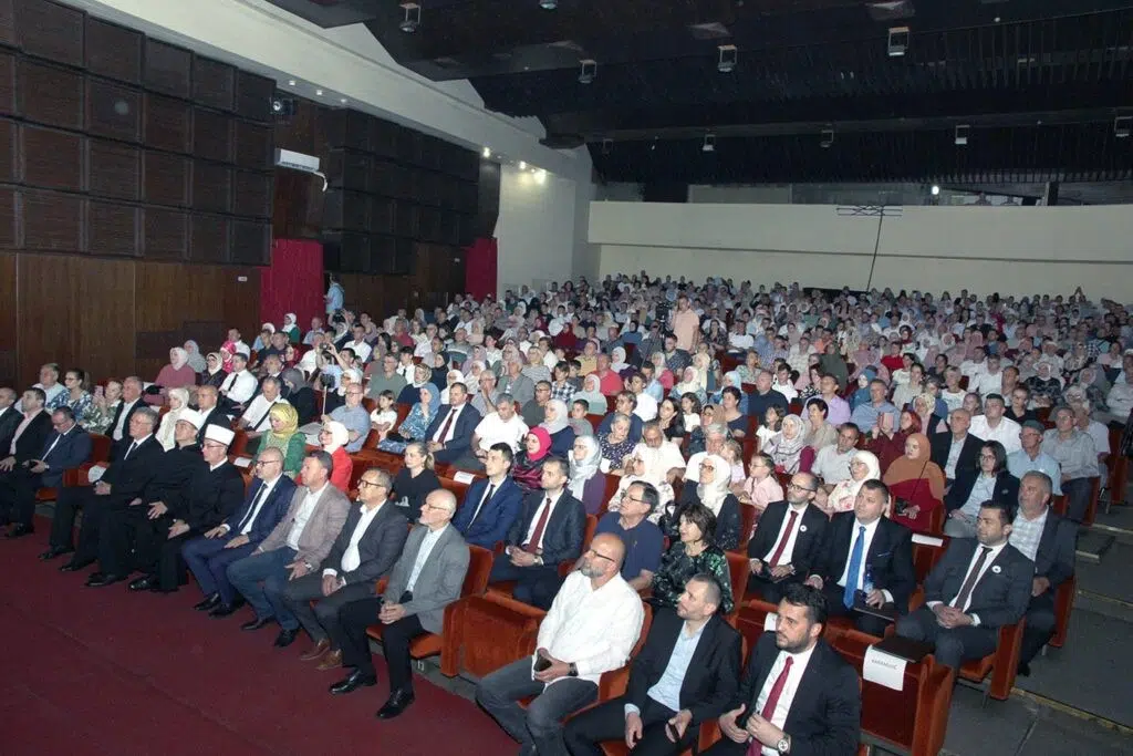 SVEČANOM AKADEMIJOM BEHRAM-BEGOVA MEDRESA ISPRATILA 346. GENERACIJU