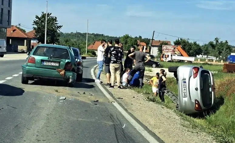 Teška saobraćajna nesreća kod Srebrenika, povrijeđene tri osobe