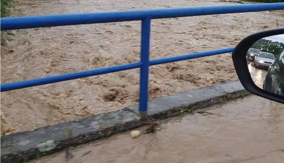 Poplave na području Tuzlanskog kantona, prijavljeno i pokretanje dva klizišta