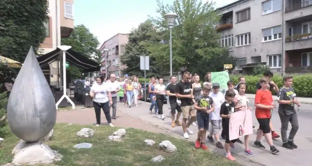 Mirnom šetnjom obilježen Međunarodni dan podrške žrtvama torture i Tuzli