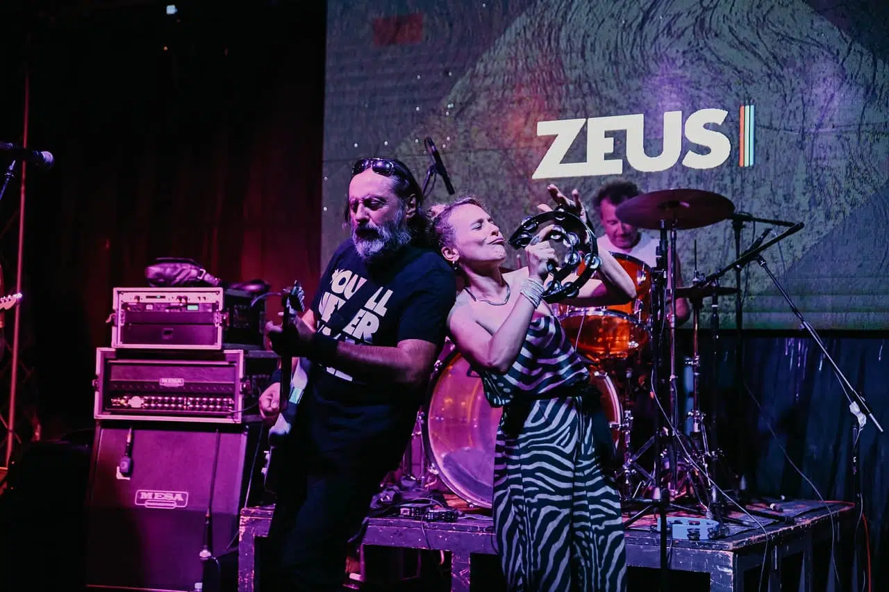 Spektakularan koncert Zabranjenog pušenja na krovu Tuzlanke (FOTO)