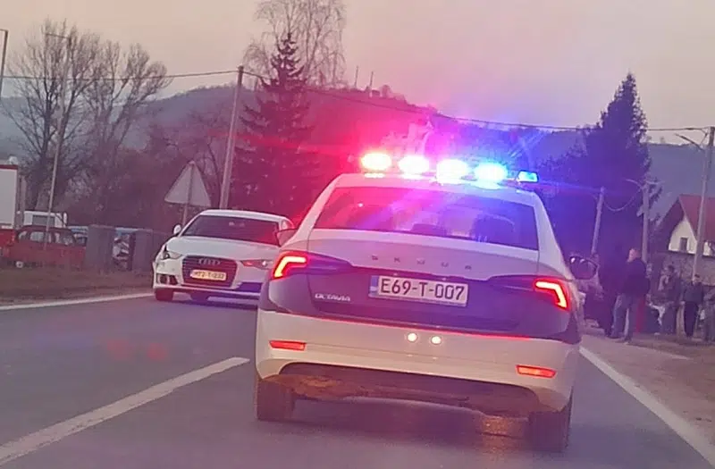 U nesreći u Čeliću povrijeđen muškarac i četverogodišnje dijete