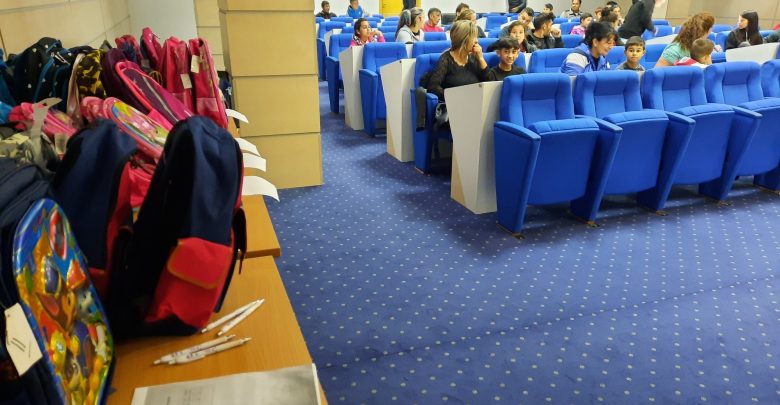 učenicima romske nacionalnosti podjeljeni ruksaci i školski pribor – .