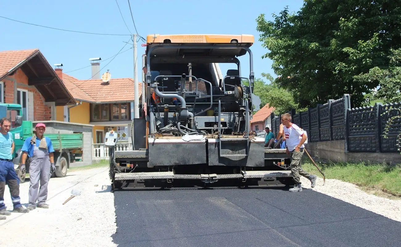 Uskoro počinju radovi na sanaciji i rekonstrukciji pet putnih pravaca na području Sapne