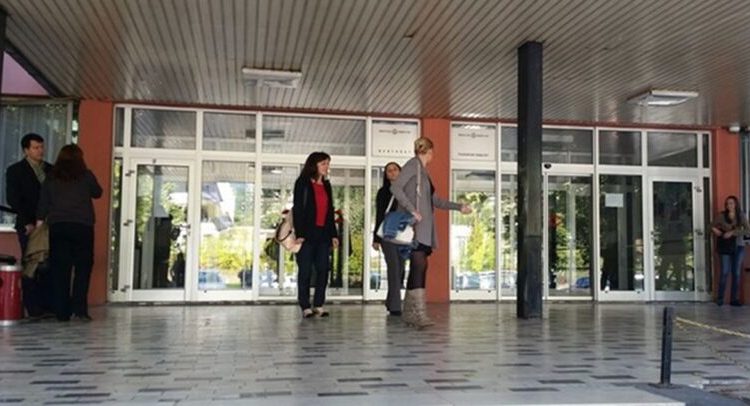 studenti-univerziteta-u-tuzli-mogu-prenijeti-cetiri-predmeta,-odobren-i-socijalni-rok
