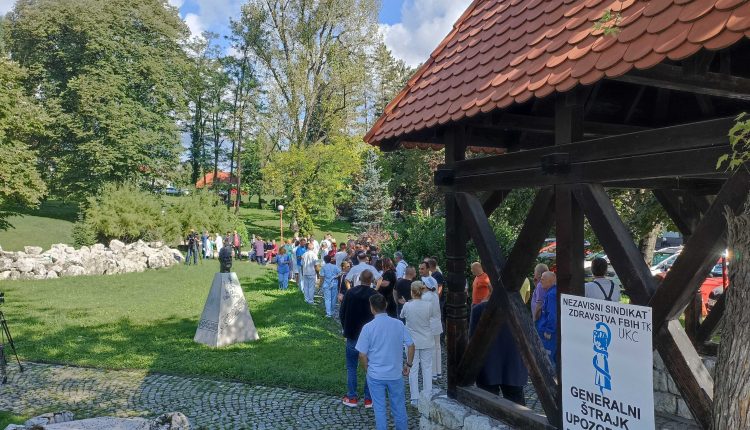 pregovori-bez-dogovora:-nastavljen-strajk-zdravstvenih-radnika-u-tk