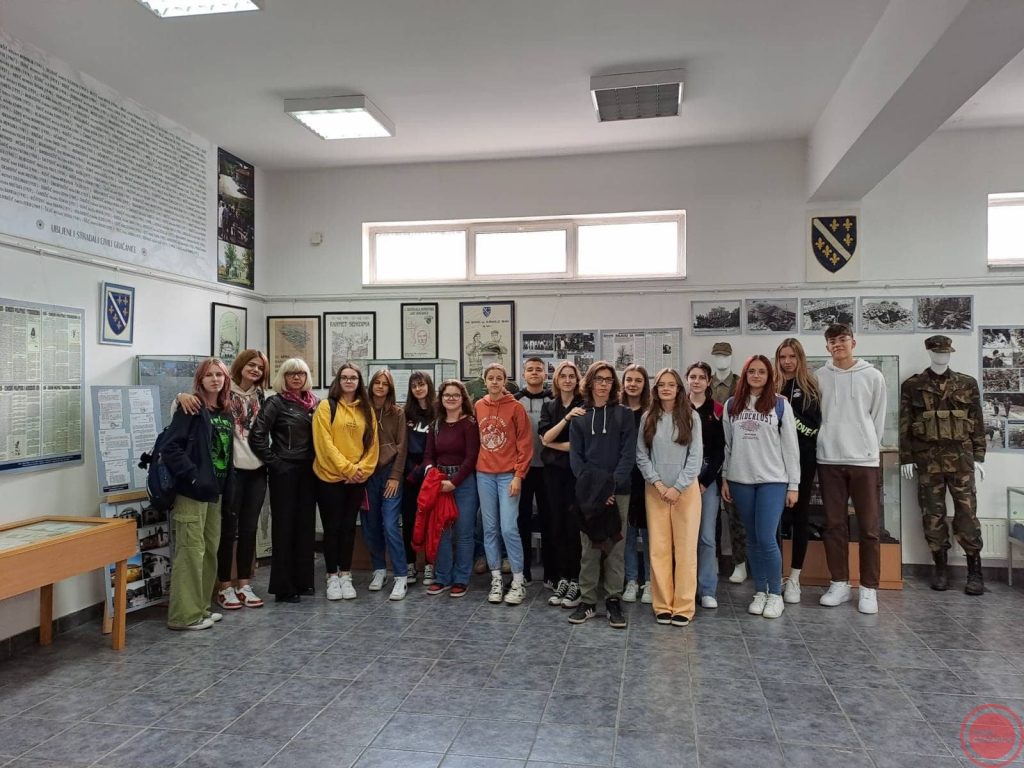 učenici gimnazije dr. mustafa kamarić posjetili zavičajnu muzejsku zbirku – .