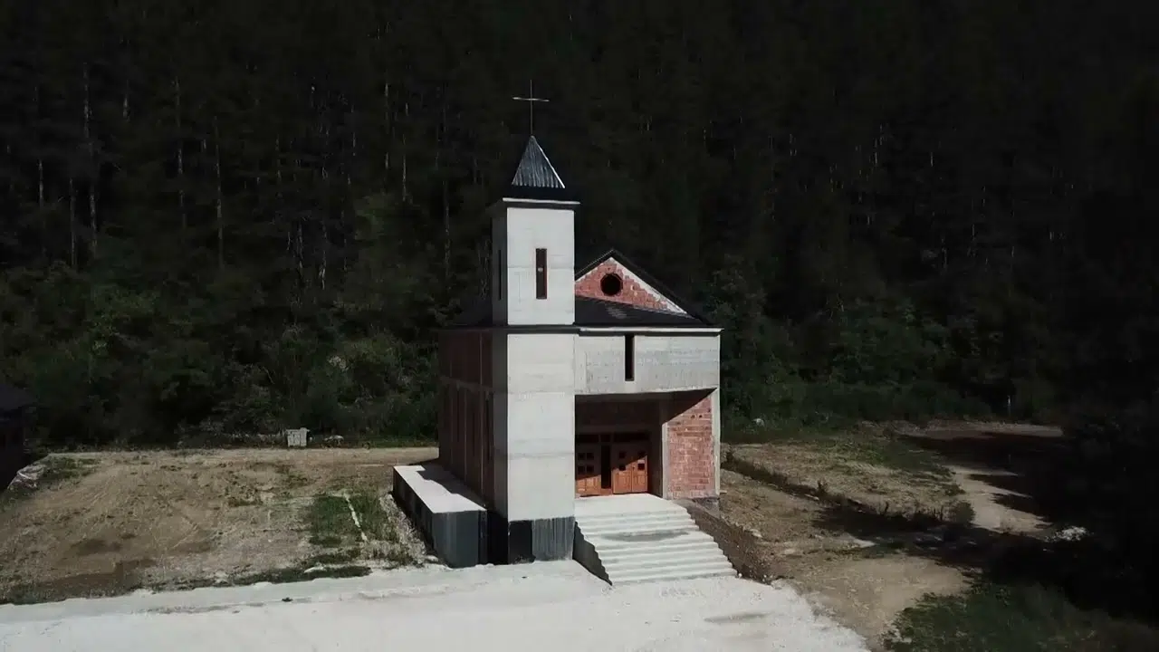 (VIDEO) Husein sagradio Crkvu – Na kraju priče spominje se samo zajedništvo i ljubav!