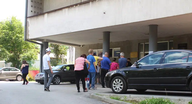 Poznato ko ima pravo na jednokratnu pomoć u TK