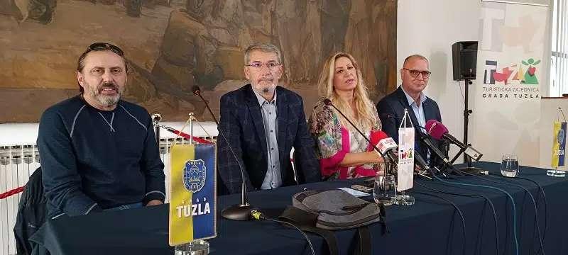 Javni doček Nove godine u Tuzli, Zabranjeno pušenje najavilo vrhunsku zabavu
