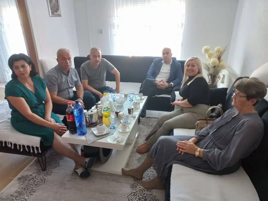 Obilježavanje 30.godišnjice od pogibije “Kapetana Hajre”: Upriličen obilazak porodice (FOTO)