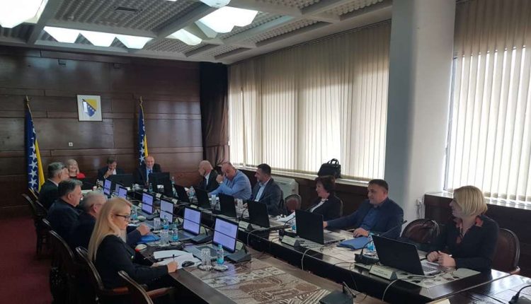 vlada-fbih-danas-o-veleprodajnoj-cijeni-prirodnog-gasa-i-povecanju-najnizih-penzija