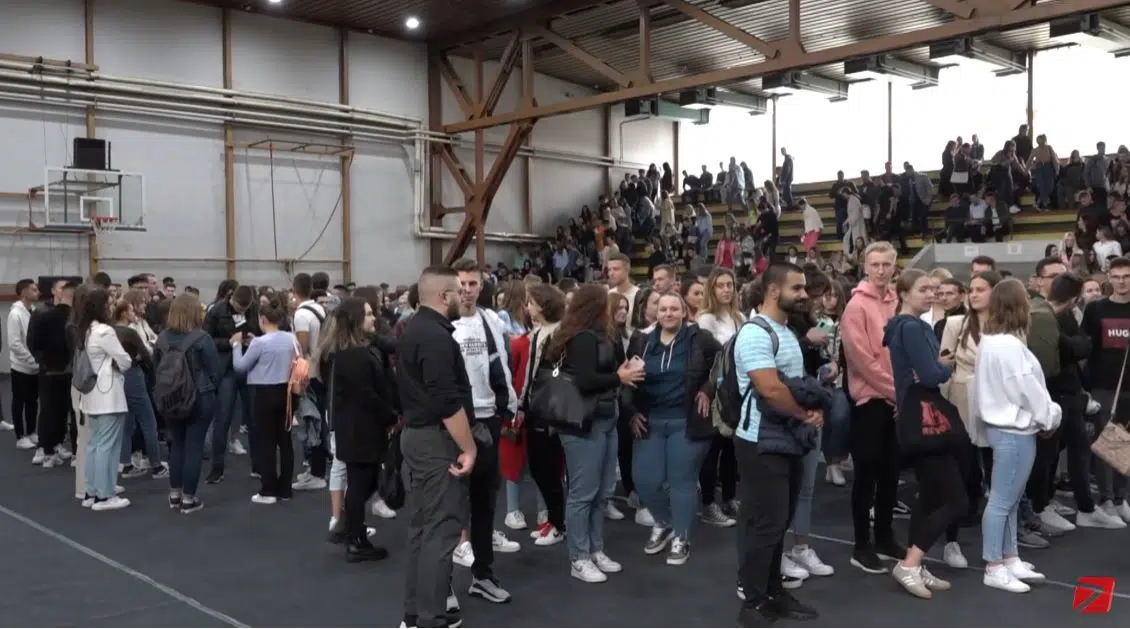 (VIDEO) Organizovan prijem za 1 300 brucoša Univerziteta u Tuzli