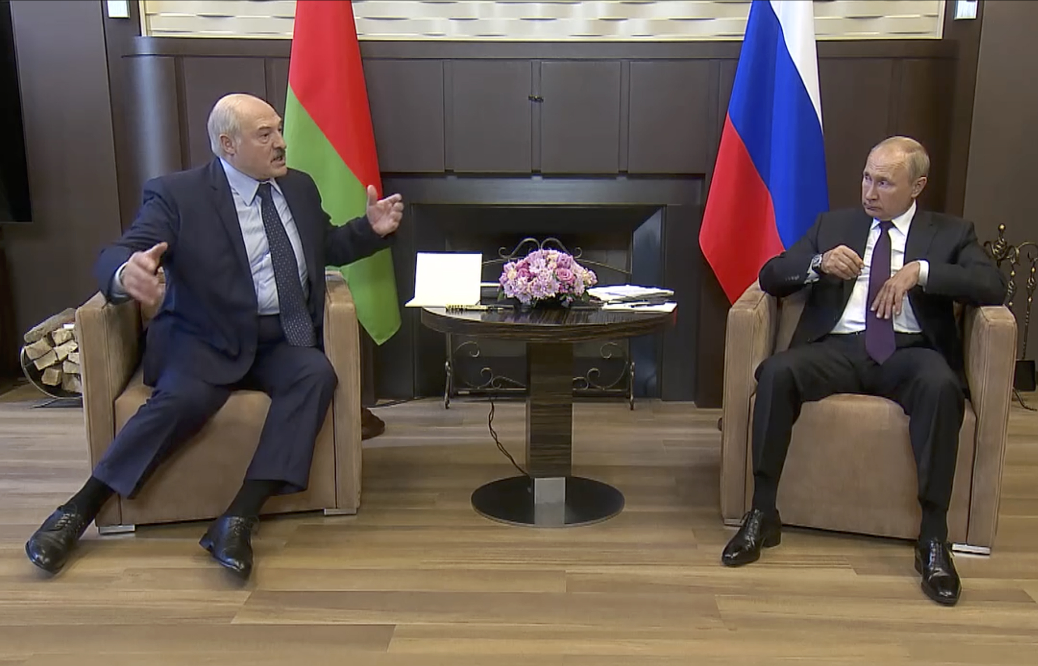 Belarus ruler Lukashenko needs Russia's Putin as a lifeline. Here's why. -  The Washington Post